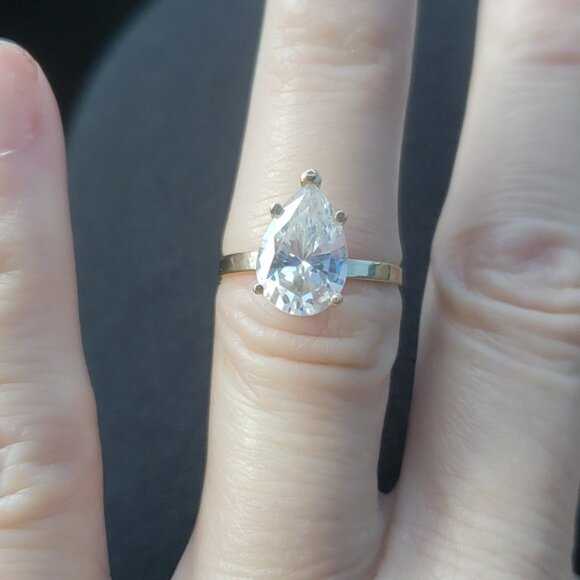 Pear Shape 14K Yellow Gold Pear-Shaped CZ Diamond Solitaire Engagement Ring 5.5 - Picture 5 of 12